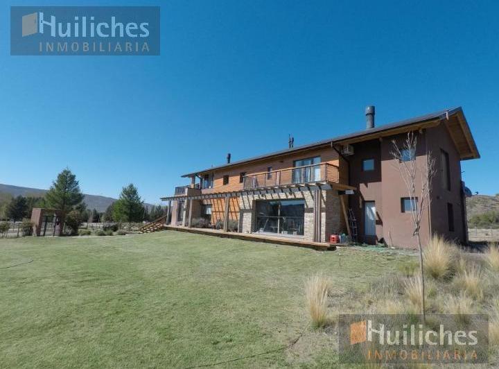 Casa · 1370m² · 3 Dormitorios · 1 Cochera