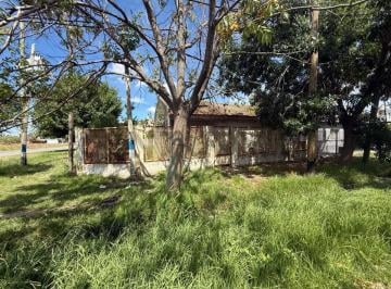 Casa · 65m² · 4 Ambientes · 2 Cocheras · Casa en Venta en Villa Castells