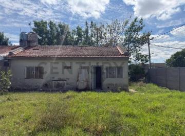 Casa · 65m² · 4 Ambientes · 2 Cocheras · Casa en Venta en Villa Castells