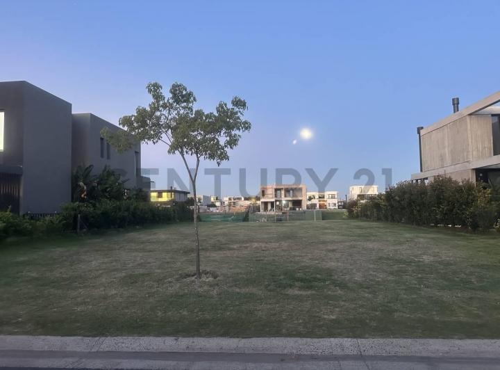 Terreno · 900m²