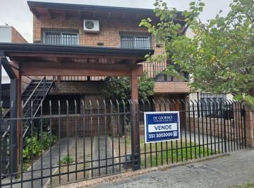 Casa de 6 ambientes, Córdoba · Casa y Departamento en Alto Verde