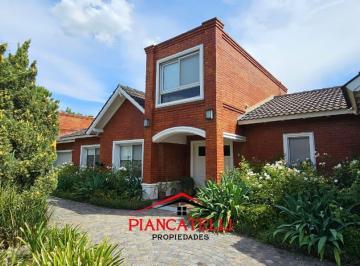 Casa · 284m² · 5 Ambientes · 6 Cocheras · Casa en Venta con 5 Ambientes en San Patricio