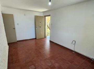 Departamento · 52m² · 4 Ambientes · 2 Dorm Sin Expensas/ Cocina Instalada/recien Pintado/ingreso Inmediato/kennedy - Benatti 555