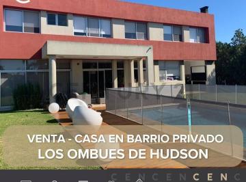 Casa · 385m² · 10 Ambientes · 3 Cocheras · Casa en Barrio Ombúes de Hudson