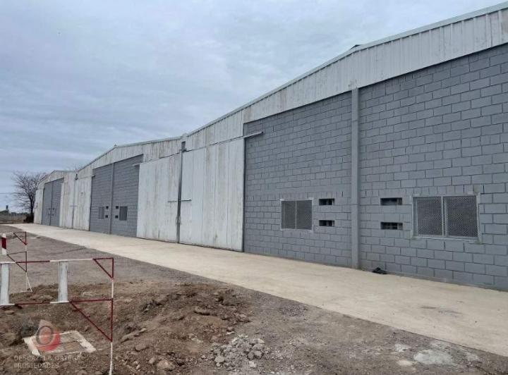 Bodega-Galpón · 300m² · 2 Ambientes