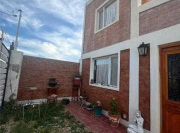 Casa · 105m² · 5 Ambientes · Casas - Casa - Puerto Madryn