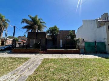 Casa de 4 ambientes, Lomas de Zamora · Casa de 4 Ambientes en Banfield