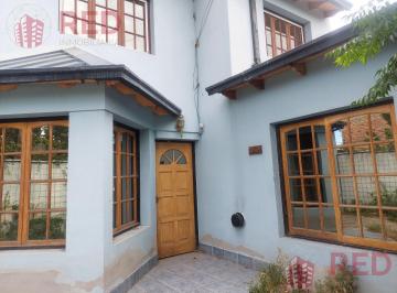 Casa · 195m² · 3 Dormitorios · 1 Cochera · En Venta Casa 3 Dorm. en Plottier