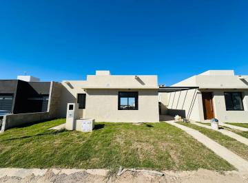 Casa · 60m² · 2 Ambientes · 1 Cochera - Boden Adm · Docta 1 Dorm - Galeria C/ Asador - Cochera - Ideal Inversionista!