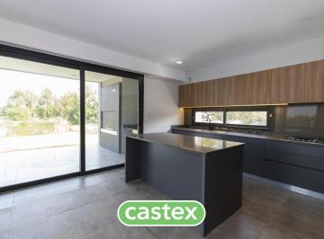 Casa · 115m² · 5 Ambientes · 2 Cocheras · Casa en Venta en El Canton con Laguna Al Frente y Al Fondo