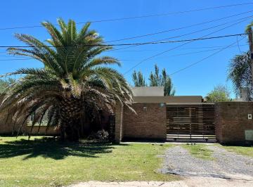 Casa · 600m² · 3 Ambientes · 1 Cochera · Venta Casa 2 Dorm. en Barrio de Las Piletas - Cañada de Gomez, Sta. Fe