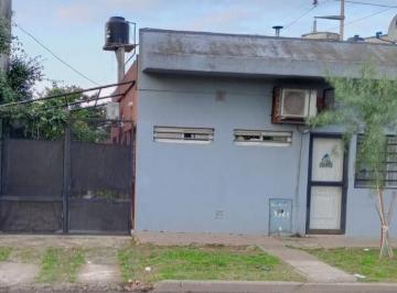 Casa · 45m² · 2 Dormitorios · 1 Cochera · PH en Venta, Ituzaingo Norte