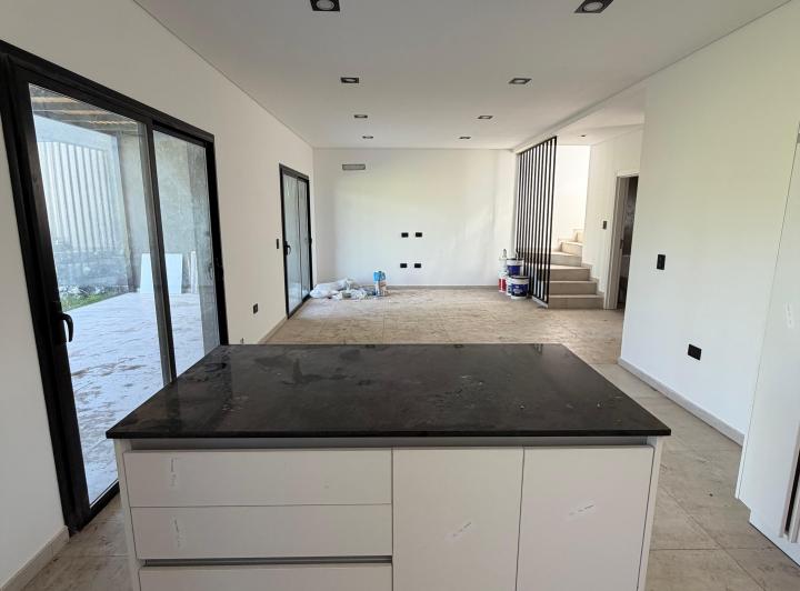 Casa · 163m² · 5 Ambientes · 2 Cocheras