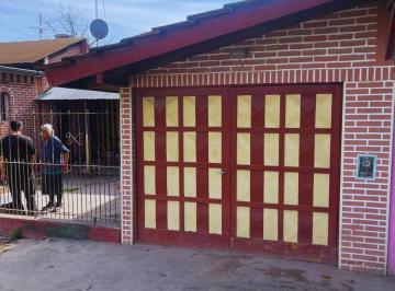Casa · 120m² · 4 Ambientes · 1 Cochera · Casa con Local Comercial en Venta - Moreno