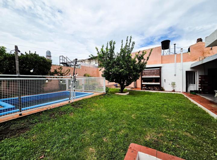Casa · 185m² · 4 Ambientes · 2 Cocheras