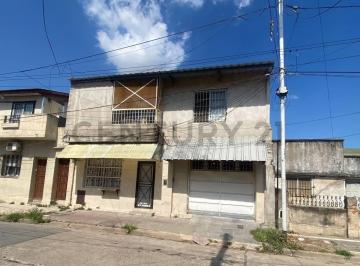 Casa · 170m² · Gran Casa en Pasaje Virasoro - La Tranquilidad de Piñeyro a Pasos de Caba