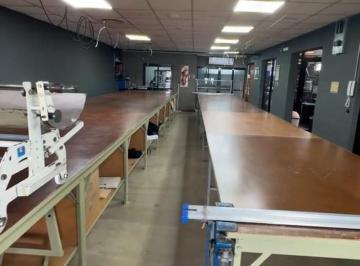 Oficina comercial · 435m² · 1 Cochera · Oficina en Ensenada