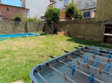 Casa · 209m² · 5 Ambientes · 2 Cocheras · Casa Lote Propio 3 Dorm. con Garage y Locales Propios Al Frente