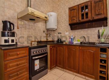 PH · 73m² · 4 Ambientes · Venta Departamento PH de 2 Dorm. en Barrio Martin, Rosario