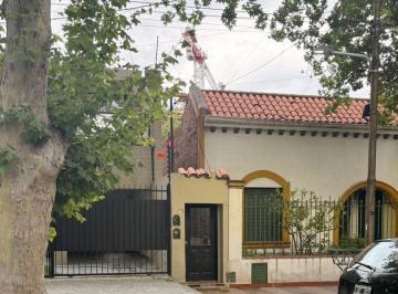 Casa · 200m² · 3 Dormitorios · Hauser Vende Casa Interna