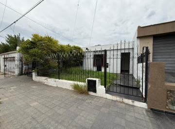 Casa · 140m² · 5 Ambientes · 1 Cochera · Venta Casa en B Don Bosco - 3 Dorm. - Quincho y Patio