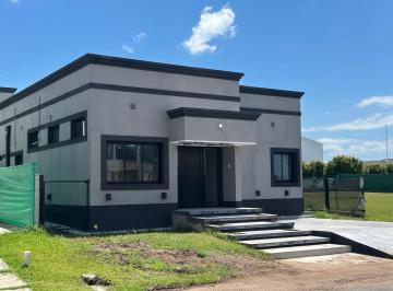 Casa de 5 ambientes, Tafí Viejo · Casa - Tafi Viejo
