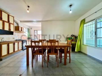 Casa · 110m² · 3 Ambientes · 1 Cochera · Venta Casa de 2 Dorm. en Pueblo Esther