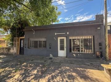 Casa · 129m² · 4 Ambientes · Venta Casa a Reciclar de 2 Dorm. con Patio Cerrado, fisherton