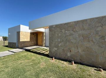 Casa de 3 ambientes, Cañuelas · Casa en Venta Vicente Casares Dos Dorm. a Estrenar