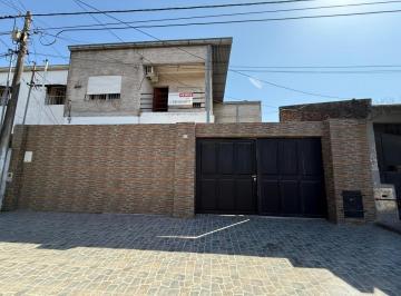 Casa de 8 ambientes, San Miguel de Tucumán · Venta | Casa 5 Dorm. | Pje República