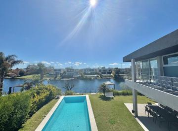 Casa · 300m² · 5 Ambientes · 1 Cochera · Casa en Alquiler Temporario en Los Lagos Nordelta