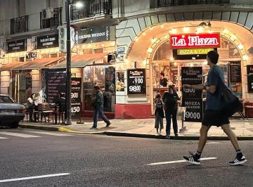 Local comercial · 105m² · Venta Local de Esquina con Renta en Recoleta - Palermo