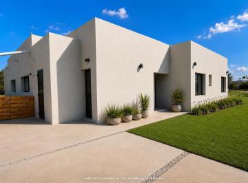 Casa · 194m² · 5 Ambientes · Casa en Venta en El Canton - Norte
