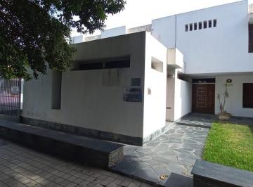 Foto · Casa Imponente en Alquiler en Alberdi Dean Funes 2129 4 Dorm.
