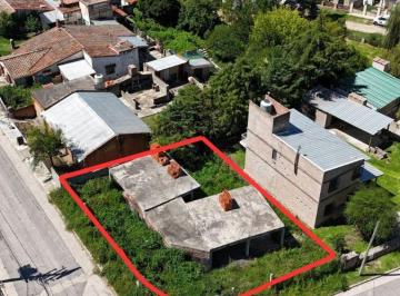 Terreno , Tanti · Venta Lote Esquina de 303 m² y Construccion de 68 m² (A Terminar) en Marimat, Tanti