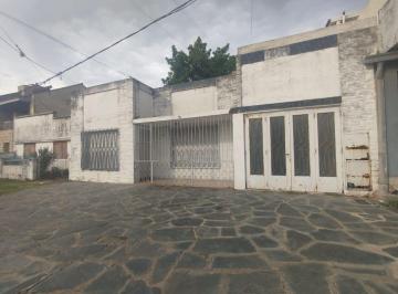 Casa de 3 ambientes, La Plata · Casa en Alquiler en 117 Entre 72 y 73
