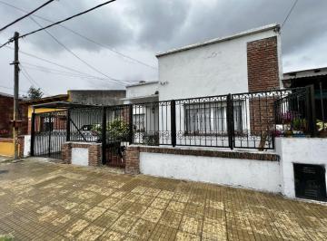 Casa de 6 ambientes, Ensenada · Casa con Dos Dorm. y Dpto Al Fondo