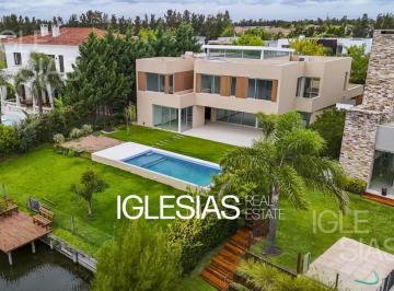 Casa · 417m² · 7 Ambientes · 4 Cocheras · Casa en Venta Al Lago en Cabos del Lago, Nordelta