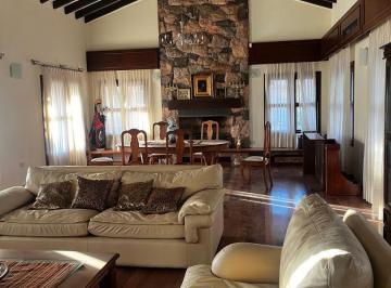 DIS-DIS-452_2 · Residencia de Categoría en Villa Allende Golf