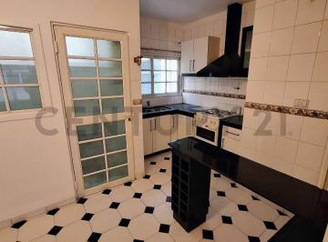Departamento · 85m² · 3 Ambientes · Venta Semipiso 3 Ambientes Almagro Reciclado Baños + Baño Servicio. Apto Crédito