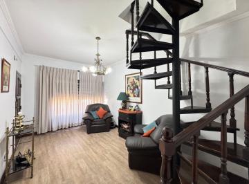 Casa de 5 ambientes, Lomas de Zamora · Venta de Casa 5 Ambientes con Parque, Quincho y Doble Cochera