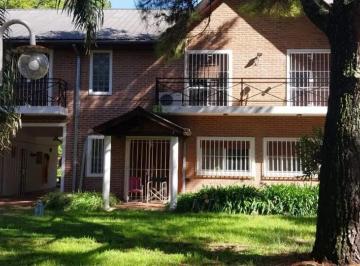Casa de 7 ambientes, Malvinas Argentinas · Excelente Chalet con Cinco Dorm. - Zona Tortuguitas