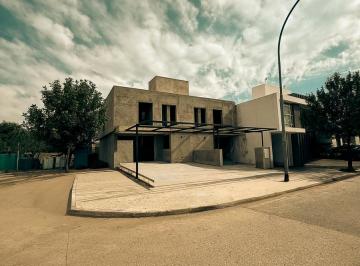 Casa · 155m² · 5 Ambientes · 2 Cocheras · Duplex en Venta de Greenville II, 3 Dorm. con Cochera, Entrega Mayo 2026