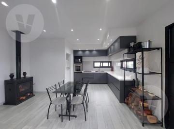 Casa · 80m² · 3 Ambientes · 1 Cochera · Casa en Carlos Spegazzini| Estilo Campo