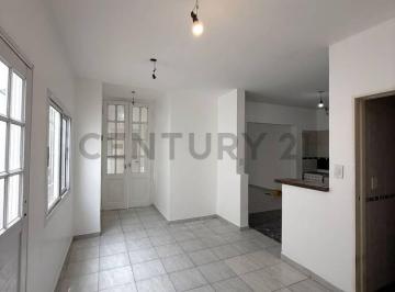 Casa · 105m² · 1 Dormitorio · Casa Apta Bco - 1 Dormitorio + Escritorio - Reciclada - 7 Entre 71 y 72 - Usd 72.000
