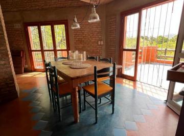 Casa · 179m² · 5 Ambientes · 2 Cocheras · Casa en Alquiler Costa Azul Amoblada Villa Carlos Paz