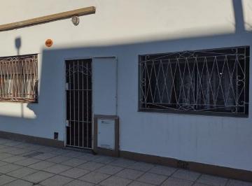 PH · 105m² · 3 Ambientes · Vende - Vivienda con Local - Excelente Ubicacion - Oportunidad
