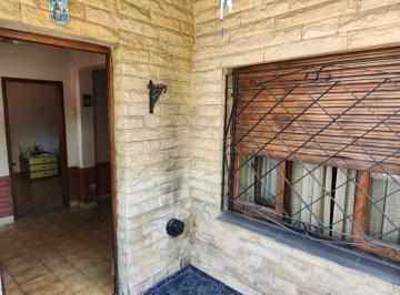 Casa · 114m² · 3 Ambientes · 1 Cochera · Casa Tipo PH, 4 Ambientes, Venta. Apto Credito