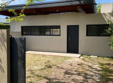 Casa de 4 ambientes, La Plata · Casa de Dos Dorm. en Calle 58 E/ 8 y 9 (Ex 15 y 16), Villa Elisa, La Plata.
