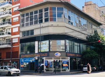 Local comercial · 1300m² · Local Comercial 1300 m² Esq. Av San Juan y Pasco - Oficinas
